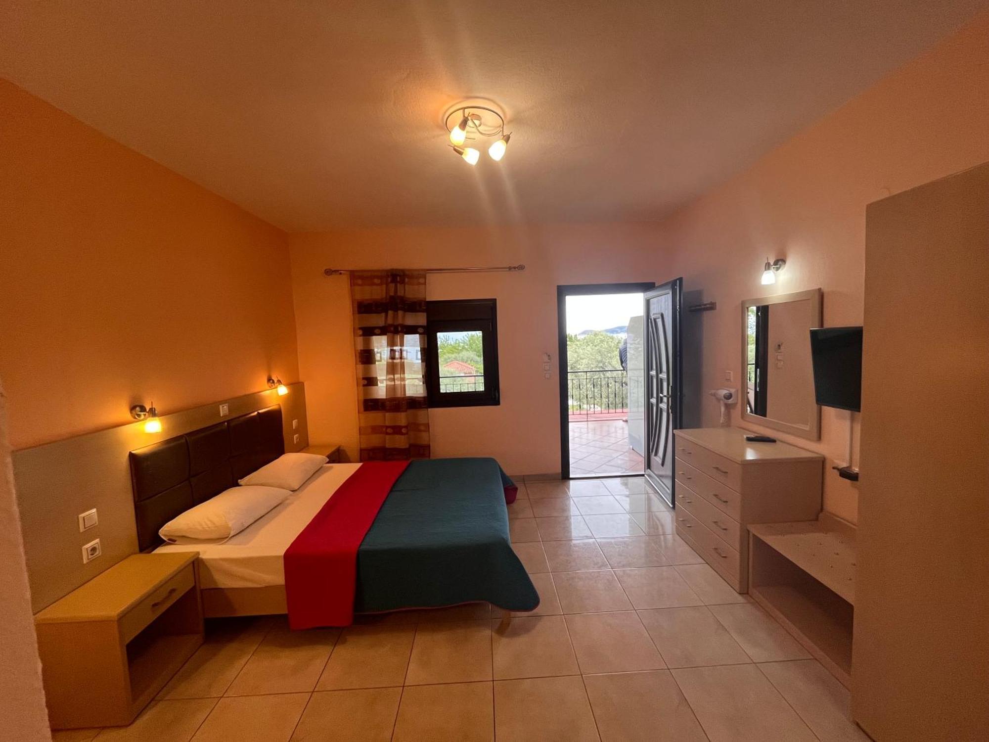 Sissy'S Suites San Antonio Beach Potos Thassos Exterior foto